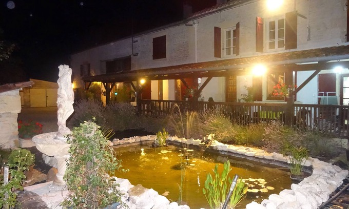 Sainte-Severe Bed & Breakfast | La Fontenelle chambres d'hôtes