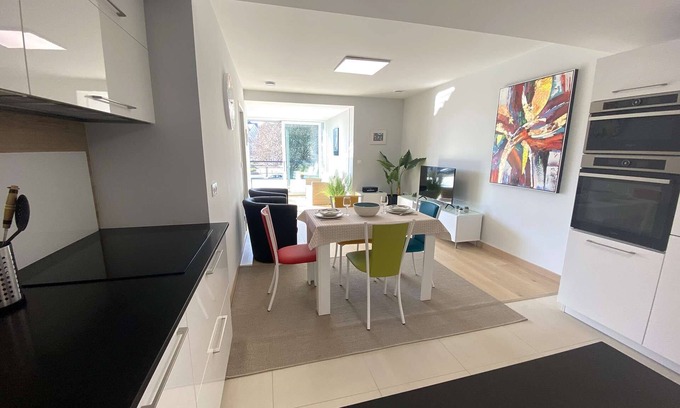 La Foret-Fouesnant Apartment | La Forêt-Fouesnant centre, beautiful apartment, shops on foot, sea view
