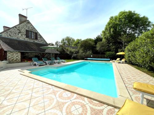 La Chatre-Langlin Villa | La Foret