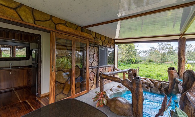 La Fortuna Villa | La Fortuna Couples Getaway with private hot tub!