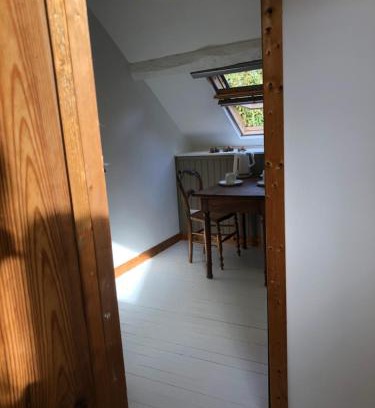 Saint-Georges-de-Reintembault Bed & Breakfast | La Chambrette La Canopée du Mont
