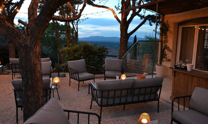 Venasque Hotel | La Garrigue