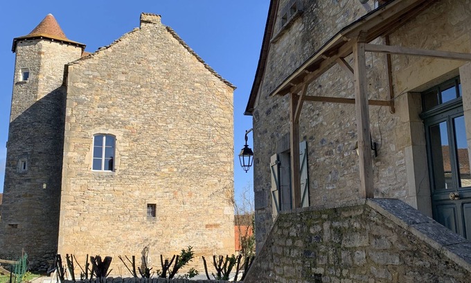 Salles-Courbaties House | La Gastine