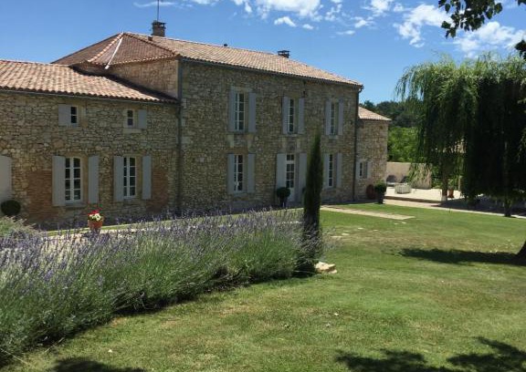 Saint-Quentin-de-Caplong Bed & Breakfast | La Girarde