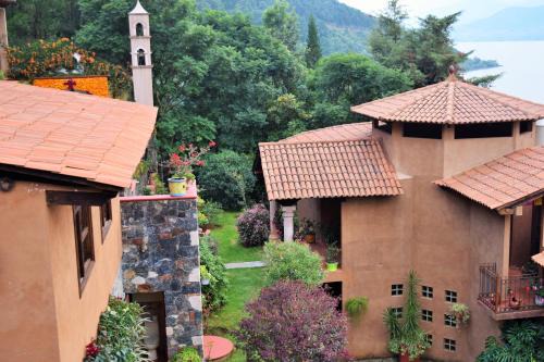 Tzintzuntzan Cabin | La Gloria de Los Ángeles