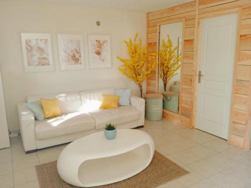 Verfeil Apartment | La glycine