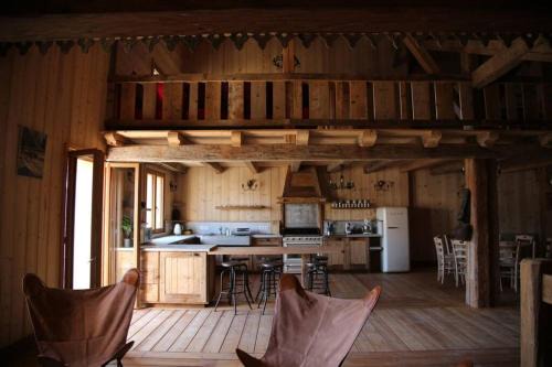 Les Fourgs Apartment | La Grande Marguerite