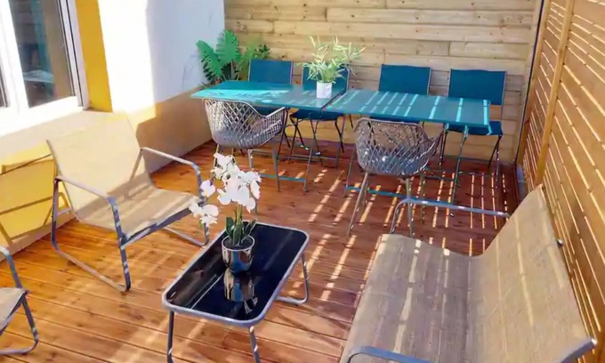 Riorges Apartment | La "grande" Rochette Appartement Rooftop & Jacuzzi