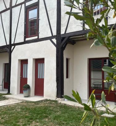 Chateau-Renard Apartment | La Grange à Grains