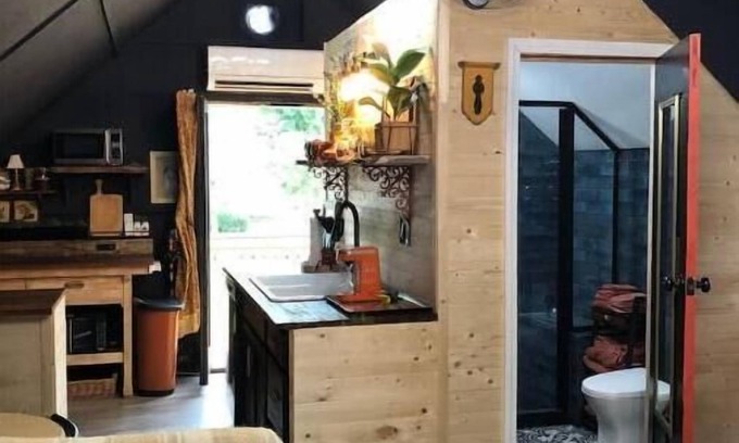 Elsah House | La Grange at Suite Jane - private studio barn loft apartment: a bohemian getaway