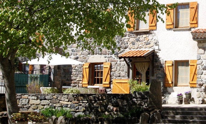 Olloix Cottage | La Grange aux Ayres gîte "Chardon" 6 places