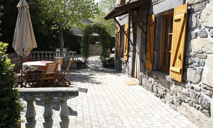 Olloix Cottage | La Grange aux Ayres gîte "Cerise" 5 places
