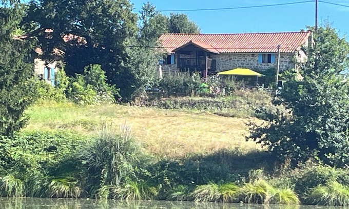 Saint-Estephe Cottage | La Grange, charming spacious 5 bedroom Gite in Saint-Estephe 24360 Dordognen n n