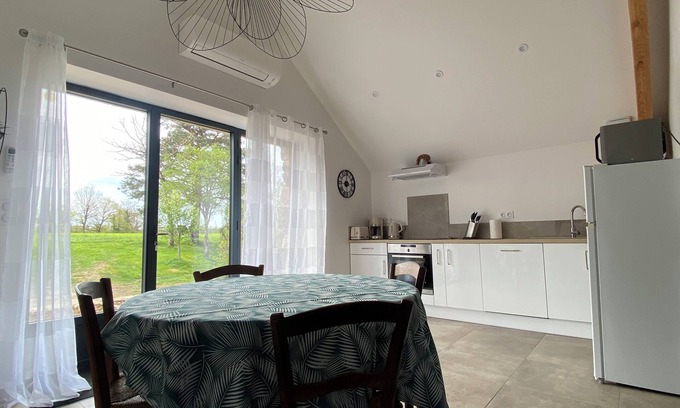 Drulhe House | La Grange du Contour Renovated house with terrace - 2 bedrooms, 1 bathroom, separate WC