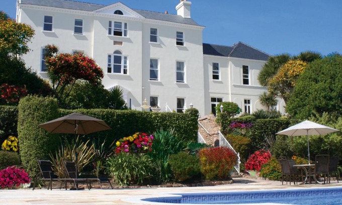 St. Brelade Hotel | La Haule Manor
