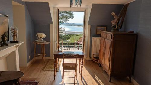 Vains House | La Jeannette