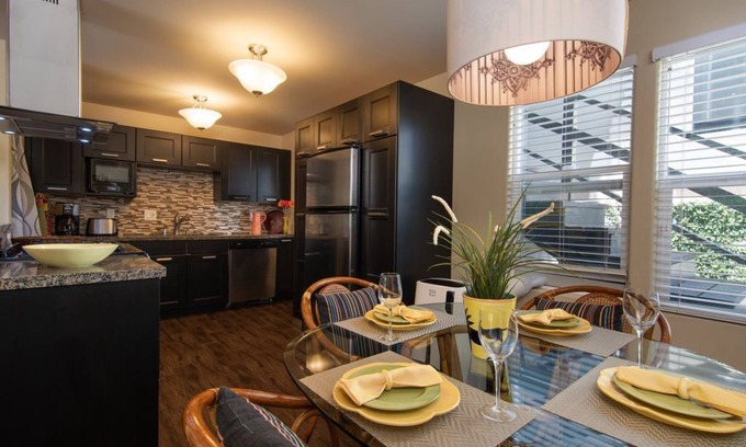 La Jolla Shores Apartment | La Jolla Shores Modern Flat