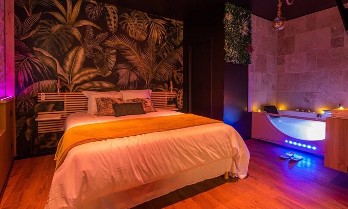 Maraussan Apartment | La Jungle Room ~ Romantic ~ Balneo
