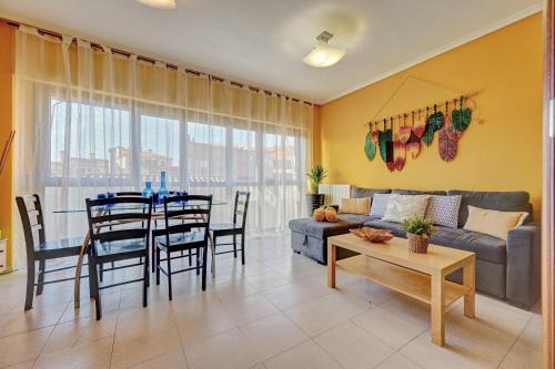 Viana Apartment | La Kasilla de Viana by Clabao