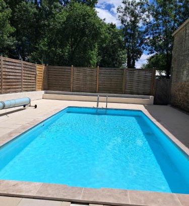 La Caillere-Saint-Hilaire House | LA LAUJÈRE IVIE - Gîte & Piscine privative