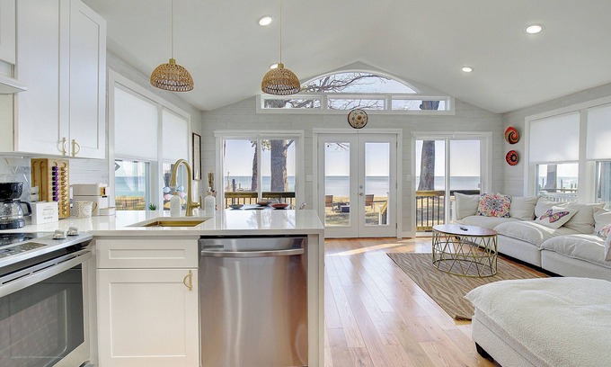 North Beach House | "La Licorne" Waterfront Beach Cottage