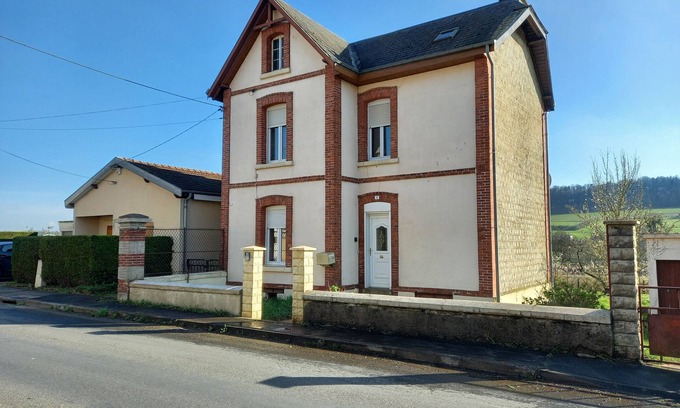 Nouvion-sur-Meuse House | La Locomotive by la Bb12087