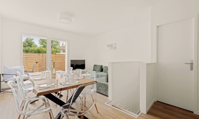 Decines-Charpieu Apartment | La Loge du Stade