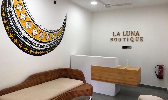 Dhangethi Bed & Breakfast | La Luna Boutique Dhangethi