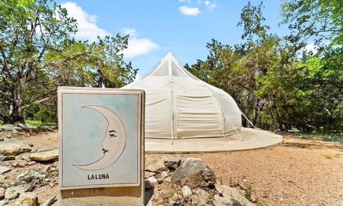 Dripping Springs RV Rental | La Luna | Pet-Friendly + Fire Pit & Pool