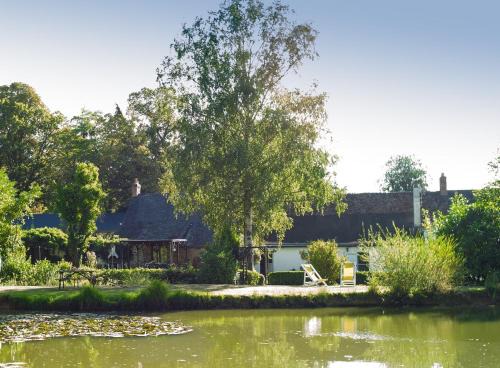Joue En Charnie House | La Lune Lake