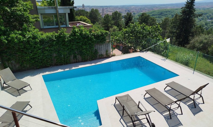 Montjuic House | La Magrana Girona. NEW SWIMMING POOL summer 2025. Charming Villa stunning views