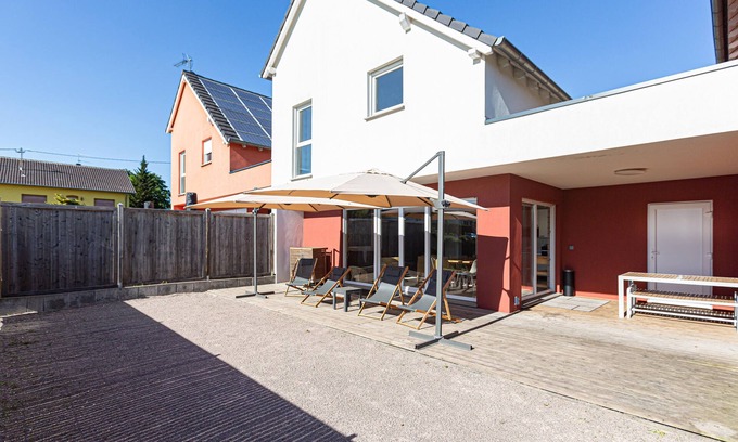 Griesheim-pres-Molsheim Villa | La maison solaire 5-15 pers Shower Garden view