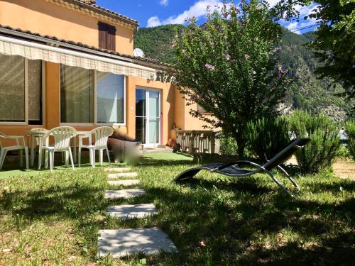 Entrevaux House | La Maiouneta