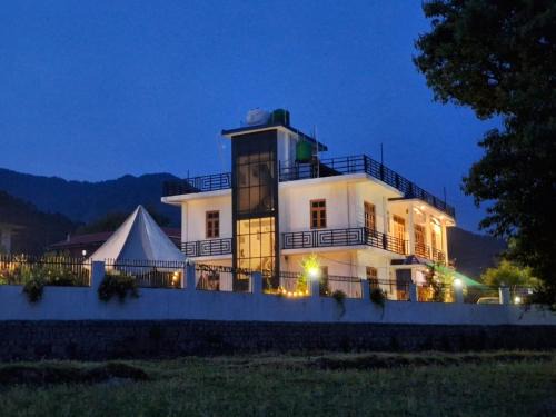 Gunehr Bed & Breakfast | La Maison - A Boutique Bed and Breakfast