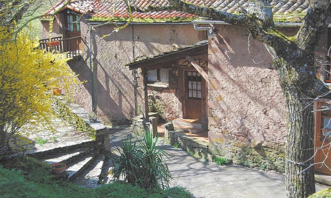 Mounes-Prohencoux House | La Maison au Potager is located in a small hamlet in the Rance valley