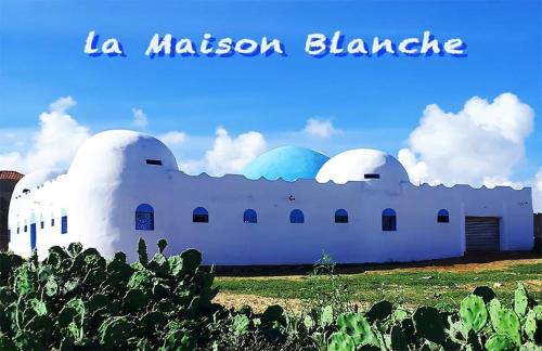 Senegal House | la maison blanche du lac