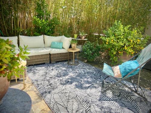 Molleges House | La maison bleue