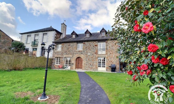 Saint-Symphorien House | La maison camelia