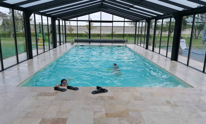 Ville-Saint-Jacques House | La Maison du Jardin, 25-person gîte