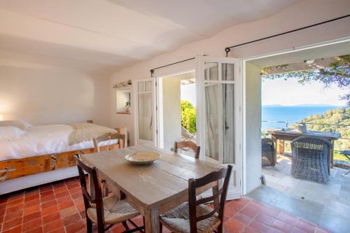 Cavalaire-sur-Mer Apartment | La Maison de Constance