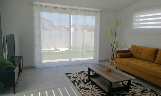 Longeville-sur-Mer House | la Maison des Roses