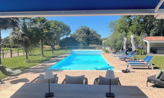 Sallertaine House | La maison de Gaia-spa-swimming pool-quiet between sea and marshes, charm-comfort