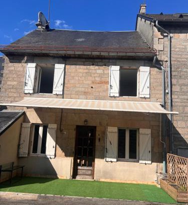 Tarnac House | La Maison de Janine