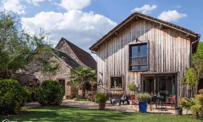 Salles-Courbaties Bed & Breakfast | La Maison de Louna