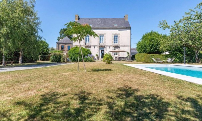 Caden House | La Maison des Frères (villa + annexe) by Interhome