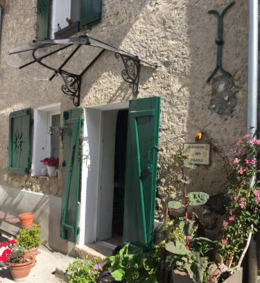 Soleilhas House | La Maison des Soleils