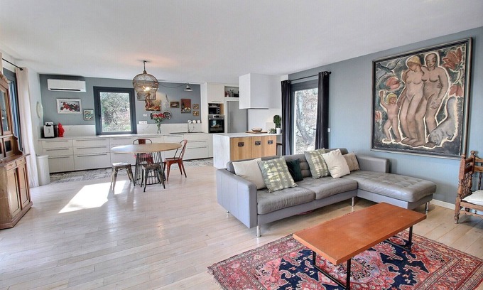 Le Barroux House | La maison du Barroux, house with swimming pool, calm and exceptional view