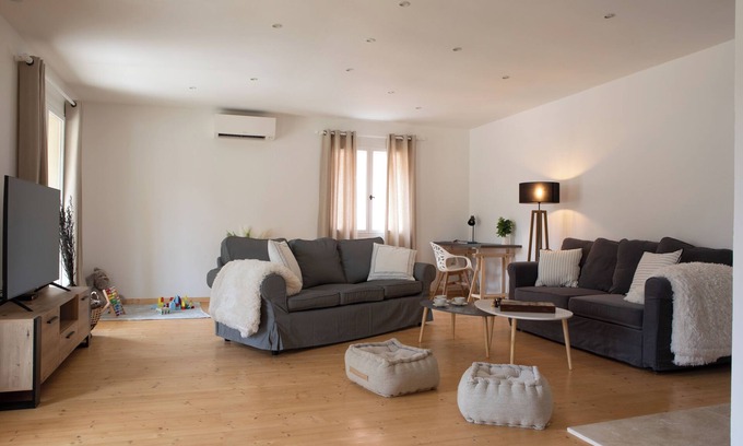 Les Pilles Villa | LA MAISON DU COLOMBIER