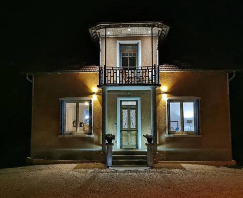 Saint-Genix-sur-Guiers Bed & Breakfast | La Maison Fleur de Frangipanier