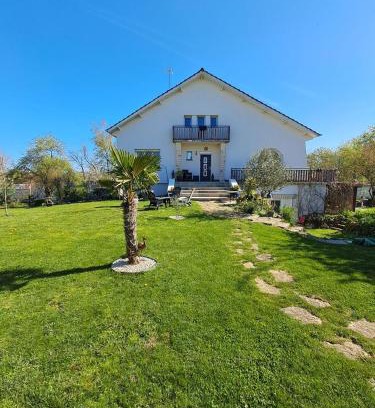 Mirebeau-sur-Beze Bed & Breakfast | La Maison